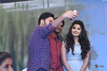 Vunnadhi Okate Zindagi Movie Pre Release Function